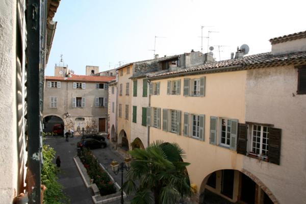 Hotel Les Arcades Biot Exterior photo